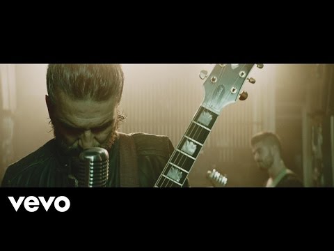 ella-ricardo arjona